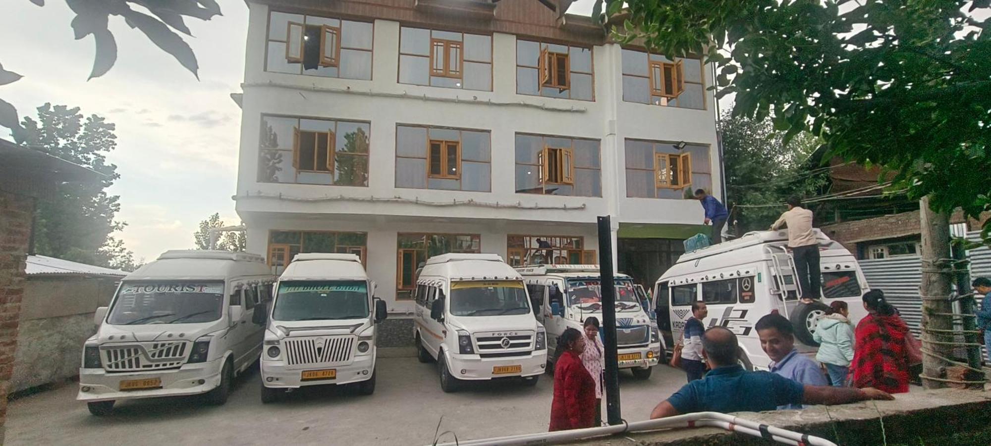 Gulmarg Gs Residency Hotel Экстерьер фото